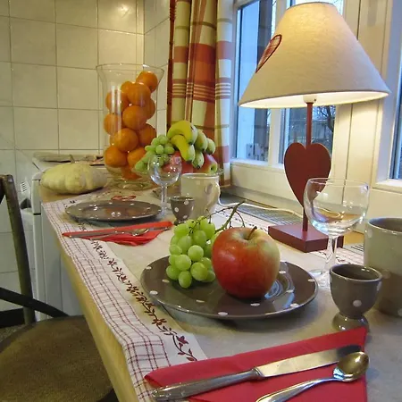 Spacious Chalet With Private Garden In Waimes Chalet *