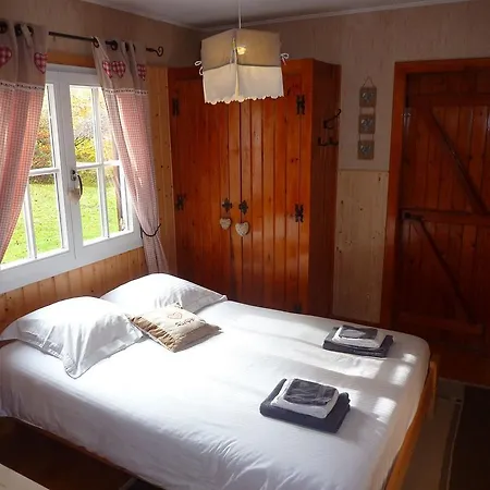 Spacious Chalet With Private Garden In Waimes Chalet *